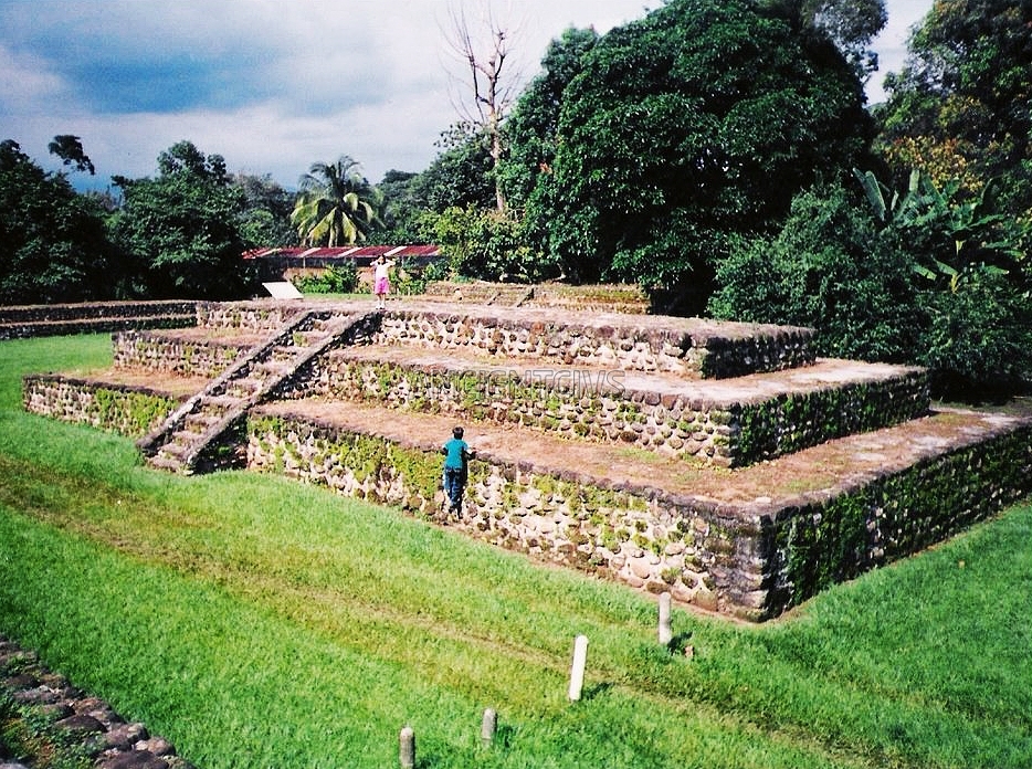 Исапа, главная пирамида