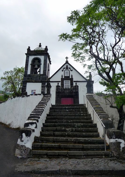 церковь Святой Барбары, Манадаш, остров Сан-Жоржи