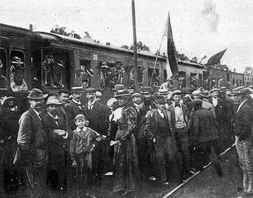 буры, отправляющиеся из Йоханнесбурга на фронт