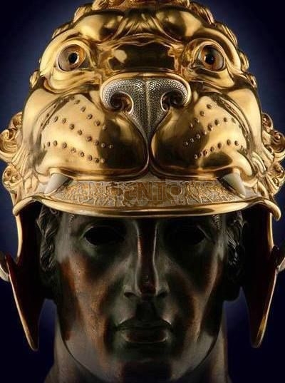 Александр Македонский в шлеме Геракла в виде головы льва